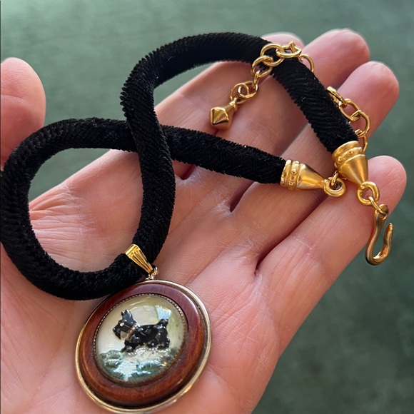 Antique Essex Crystal Reverse Painted Scottie Dog Pendant on Black Velvet Choker - Picture 8 of 11